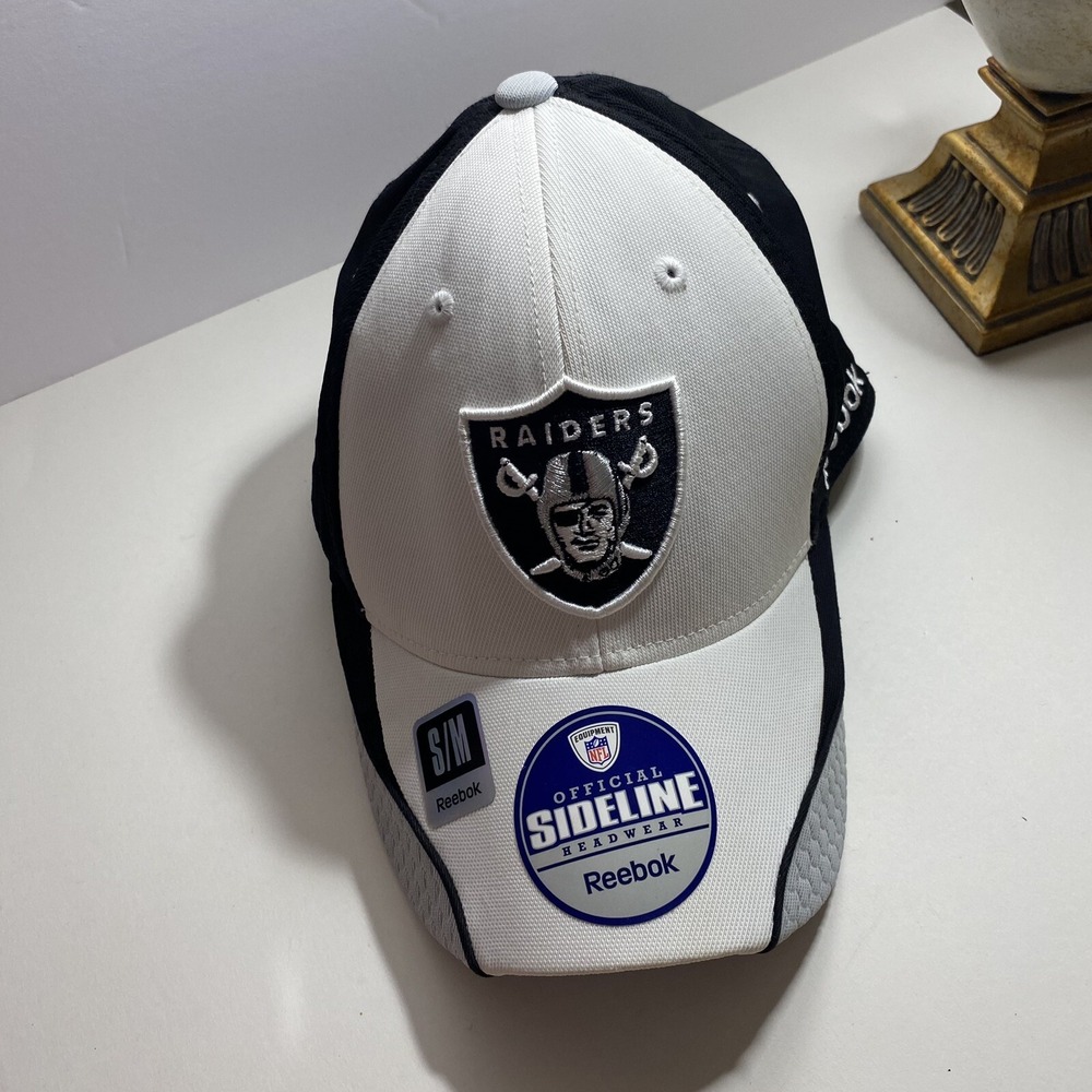Las Vegas Raiders Hat Cap S/M NFL On Field Stretch Fitted Reebok Mens